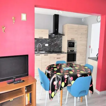 アパート Studio For 4 People